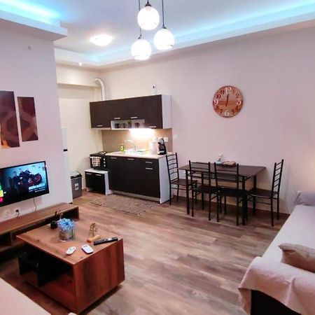 Theo Apartments 3 아르테미다 외부 사진