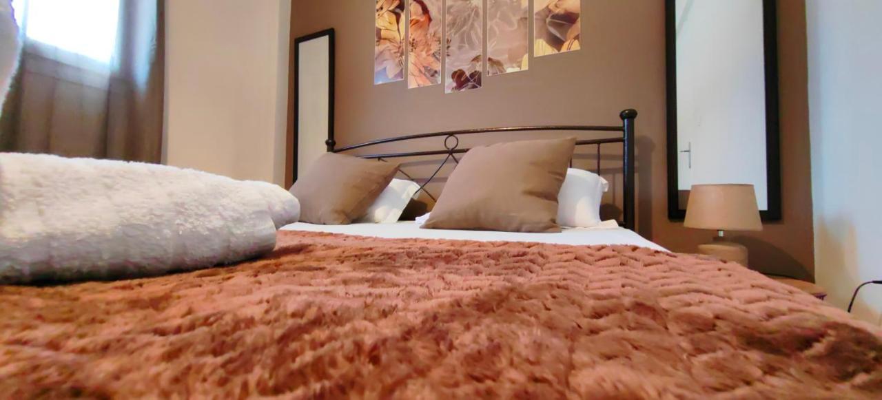 Theo Apartments 3 아르테미다 외부 사진