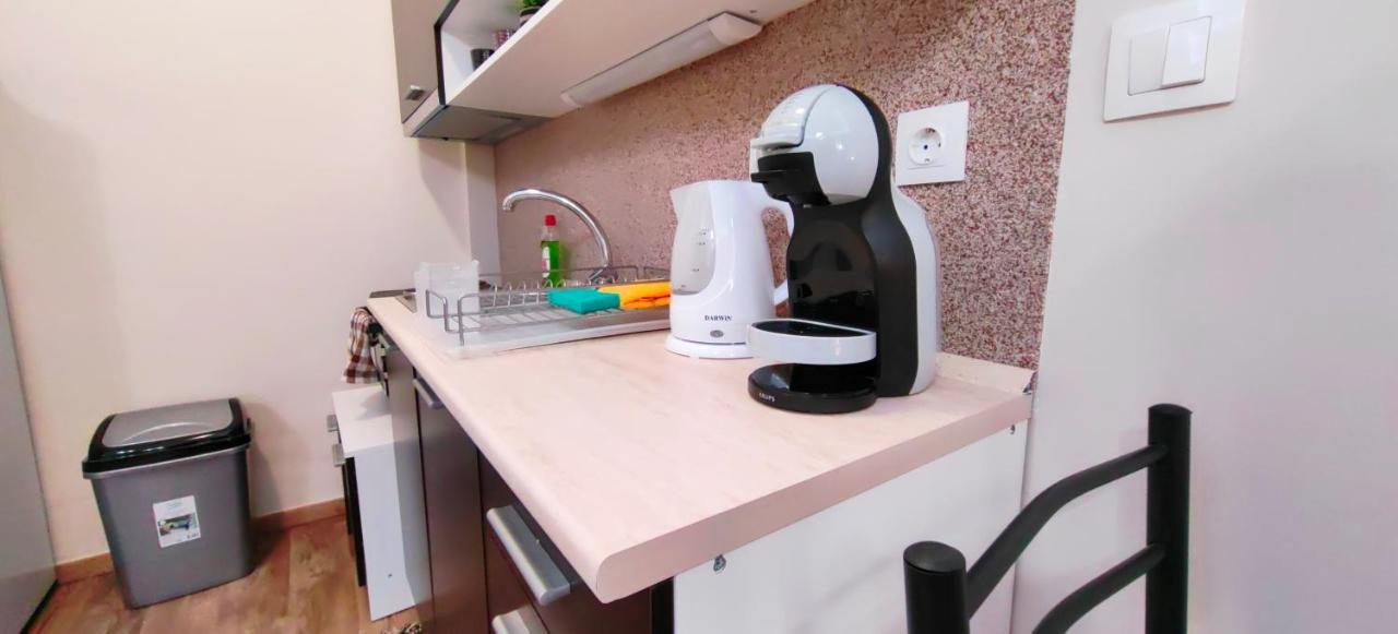 Theo Apartments 3 아르테미다 외부 사진