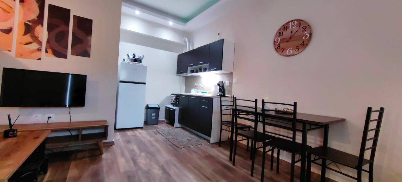 Theo Apartments 3 아르테미다 외부 사진