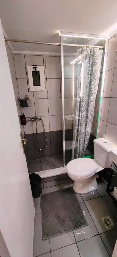 Theo Apartments 3 아르테미다 외부 사진