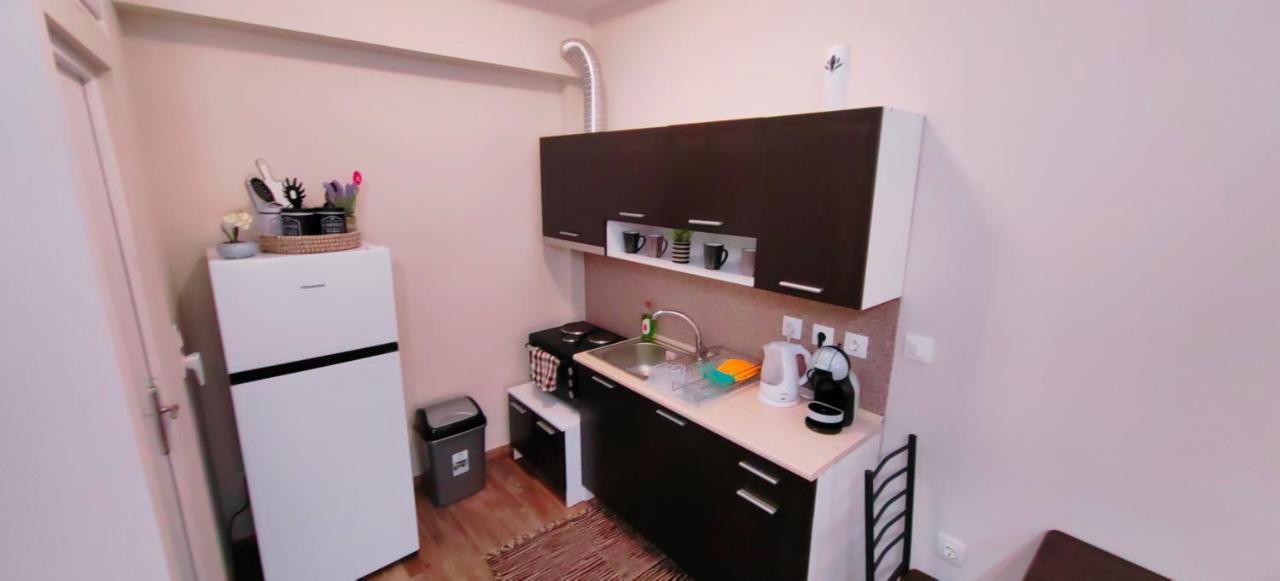 Theo Apartments 3 아르테미다 외부 사진